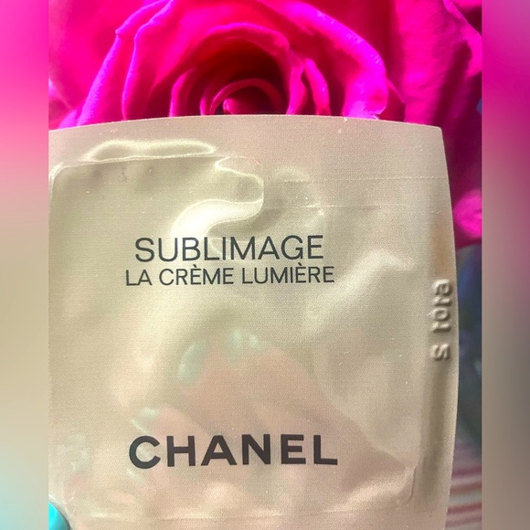 CHANEL SUBLIMAGE Pouch + Le Crème samples NWOT - Picture 3 of 5